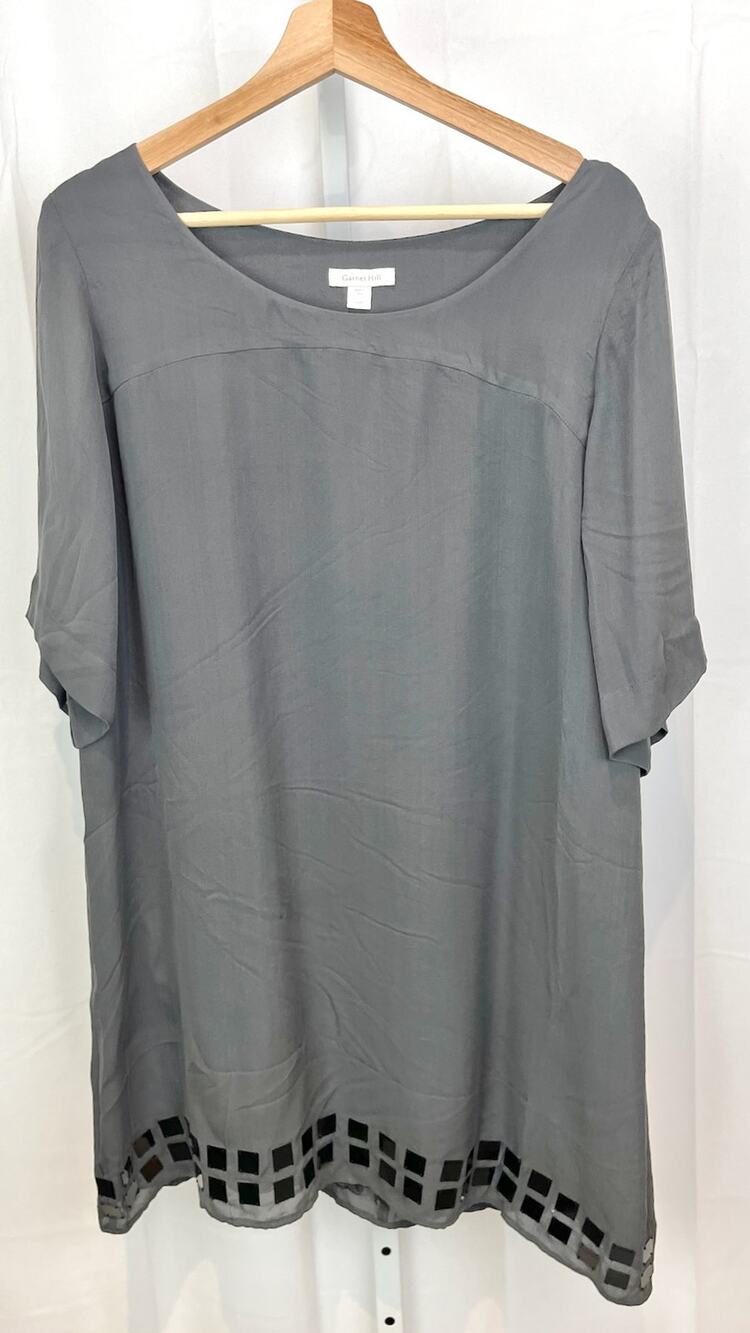 GARNET HILL 14 Petite 14P Silk Tunic Dress Embellished Short Sleeve Shift Gray